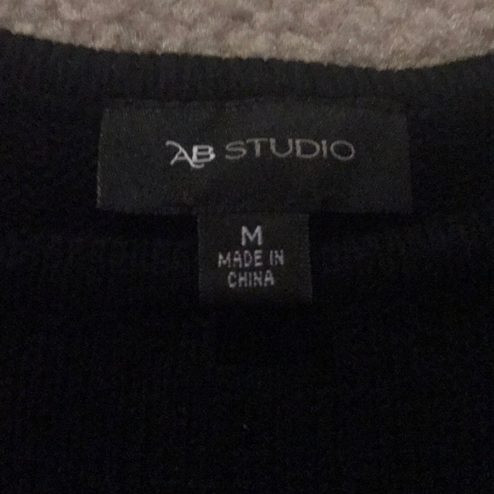 BW sweater 🐼🕶 - Picture 2 of 2